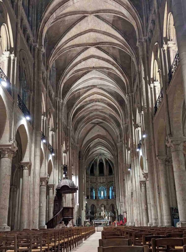 CroisiEurope - Cathedral at Noyes