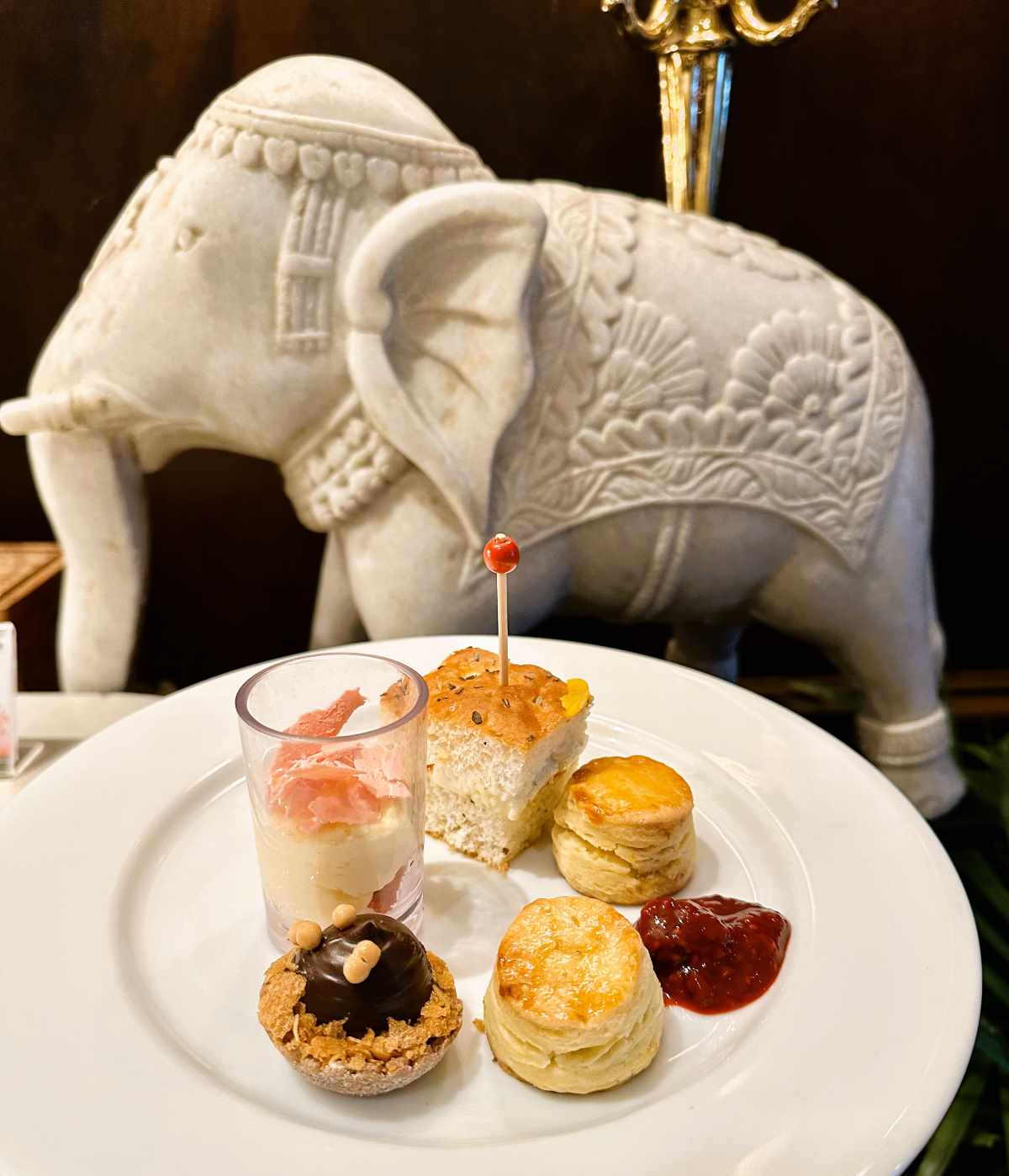 The-Leela-Palace-New-Delhi-high-tea-at-The-Royal-Club The-Leela-Palace-New-Delhi-high-tea-at-The-Royal-Club