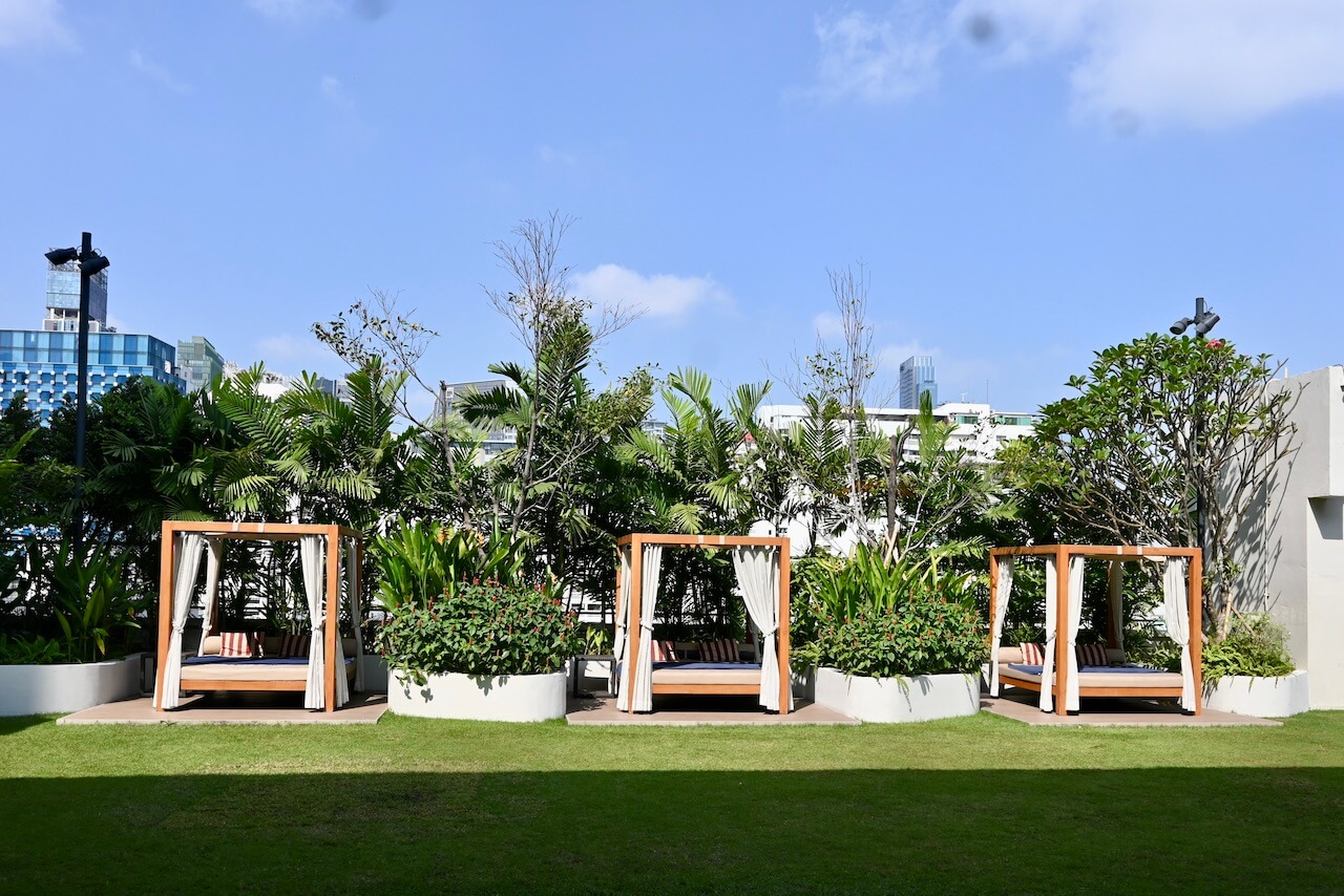Amari Bangkok pool sun loungers