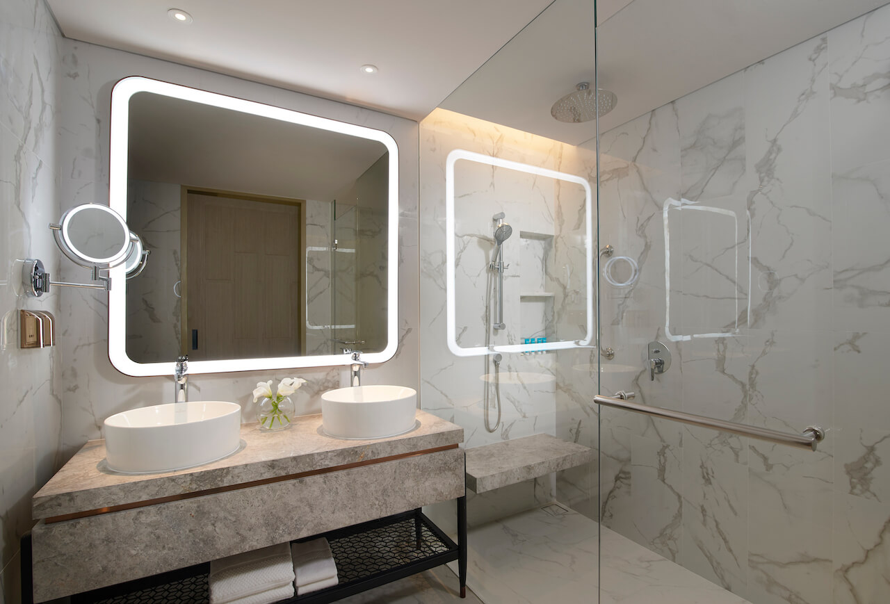 Premiere Twin bathroom