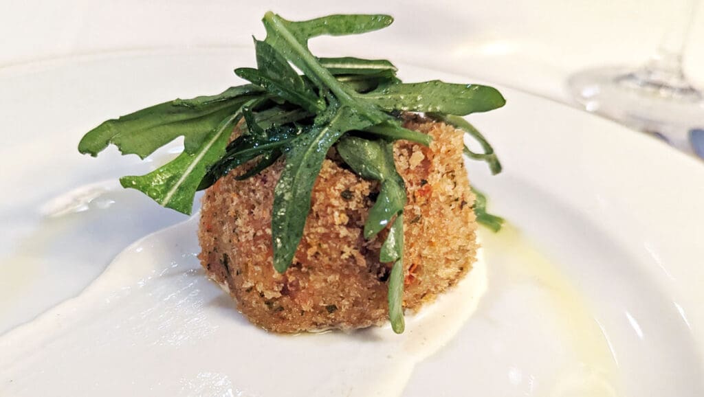 Windstar-Legend-Amphora-Crab-cake