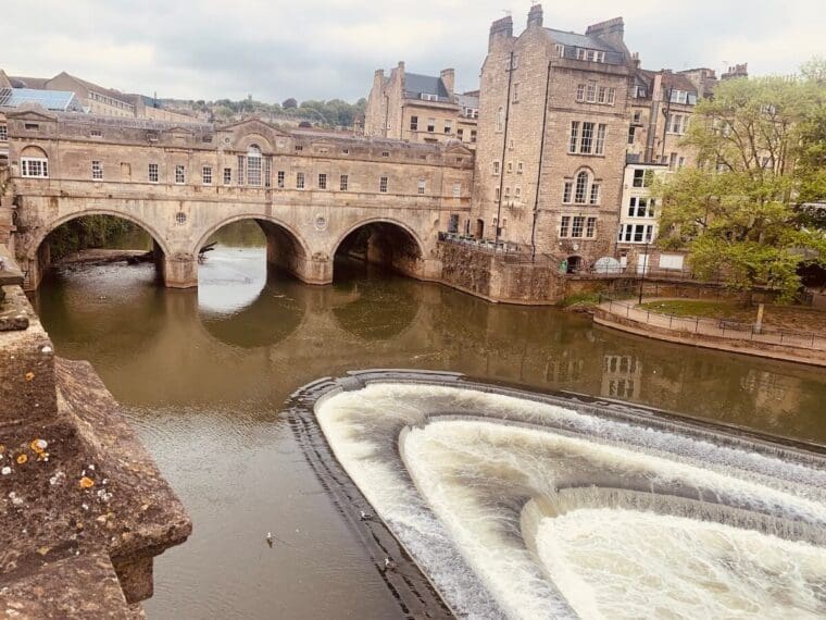 Grade 1 listed Pulteney Bridge on the way into Bath