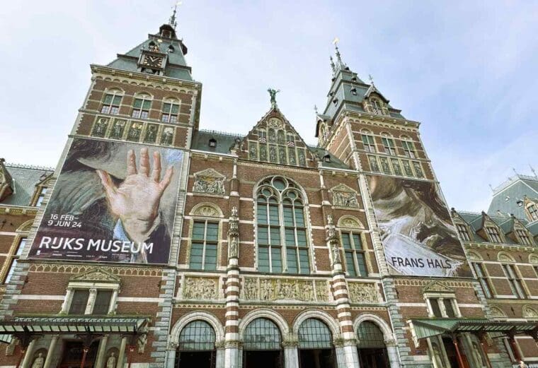 exterior photo of the Rijksmuseum with Frans Hals exhibition poster