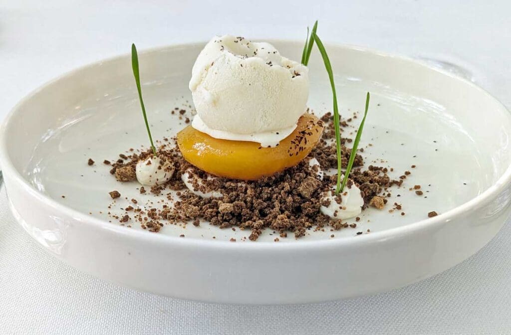 Peach dessert at Isabey Baglari