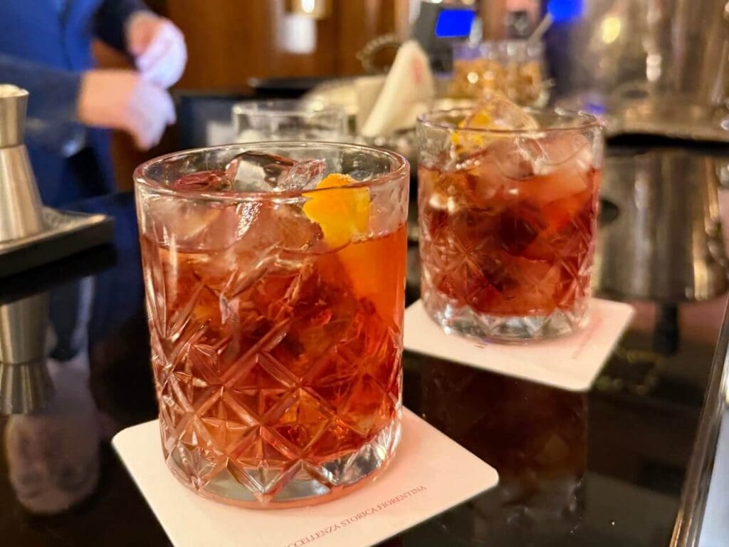 Harry' Bar in Florence - Negroni on the bar