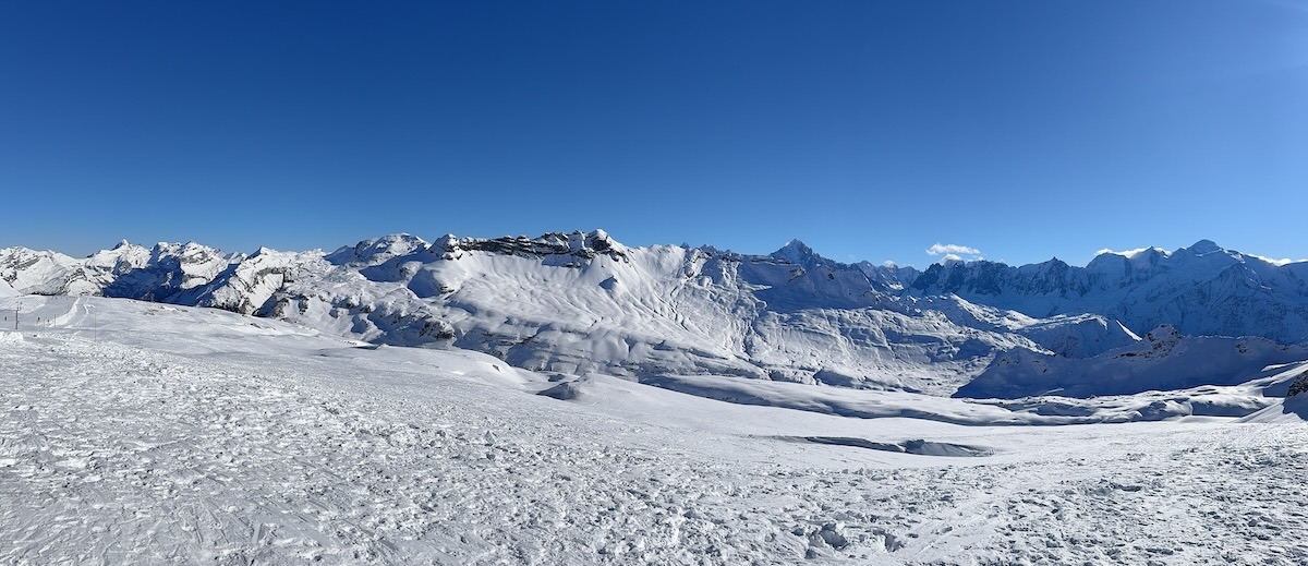 Panoramic mountain view from the top of the Grandes Platières - Ski in Flaine
