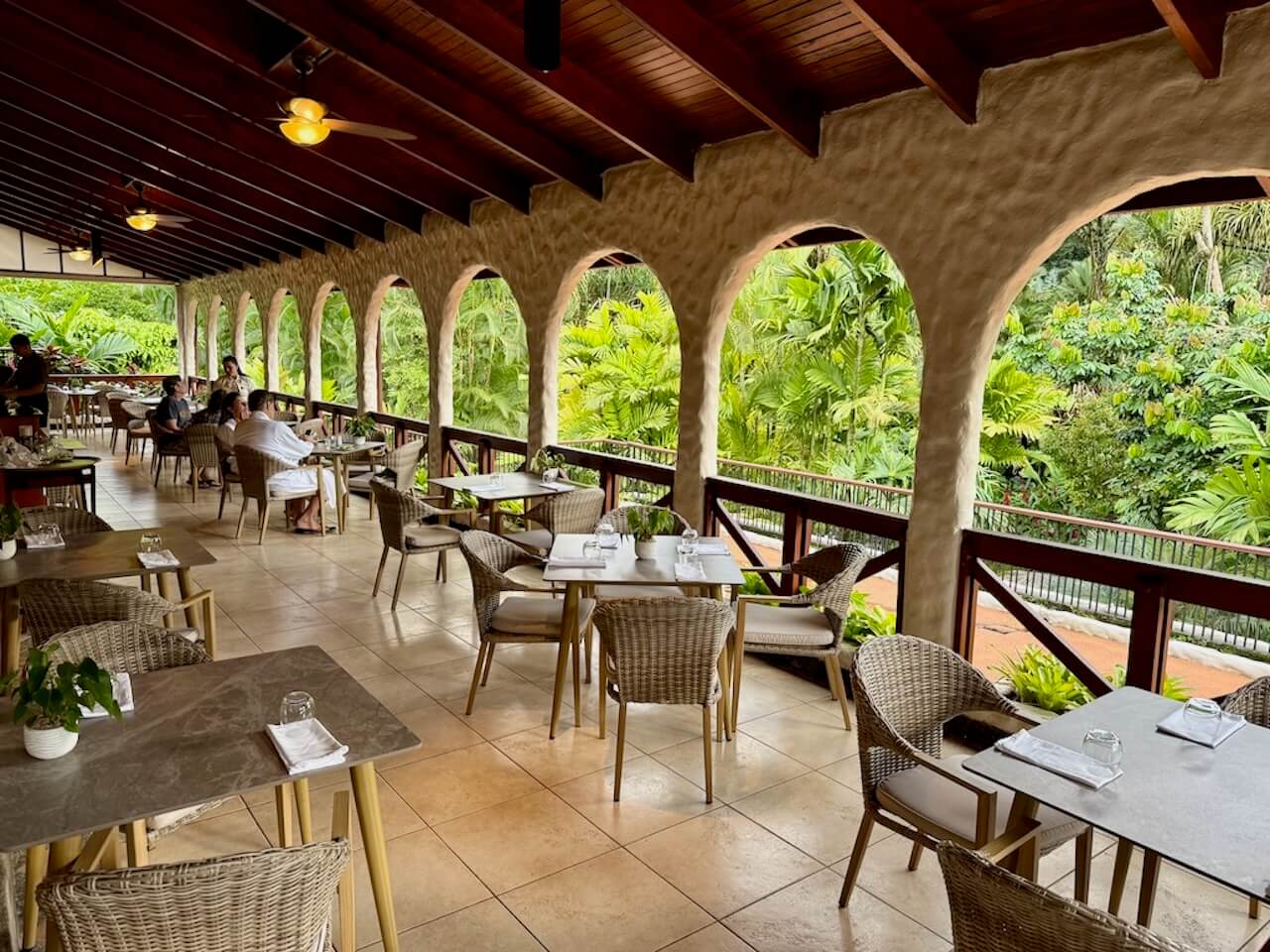 Ave Restaurant
