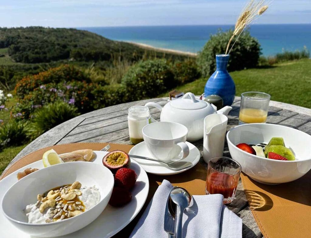 ADLER Spa resort Sicilia has a copious breakfast buffet and a breakfast terrace overlooking the Torre Salsa nature reserve and beach