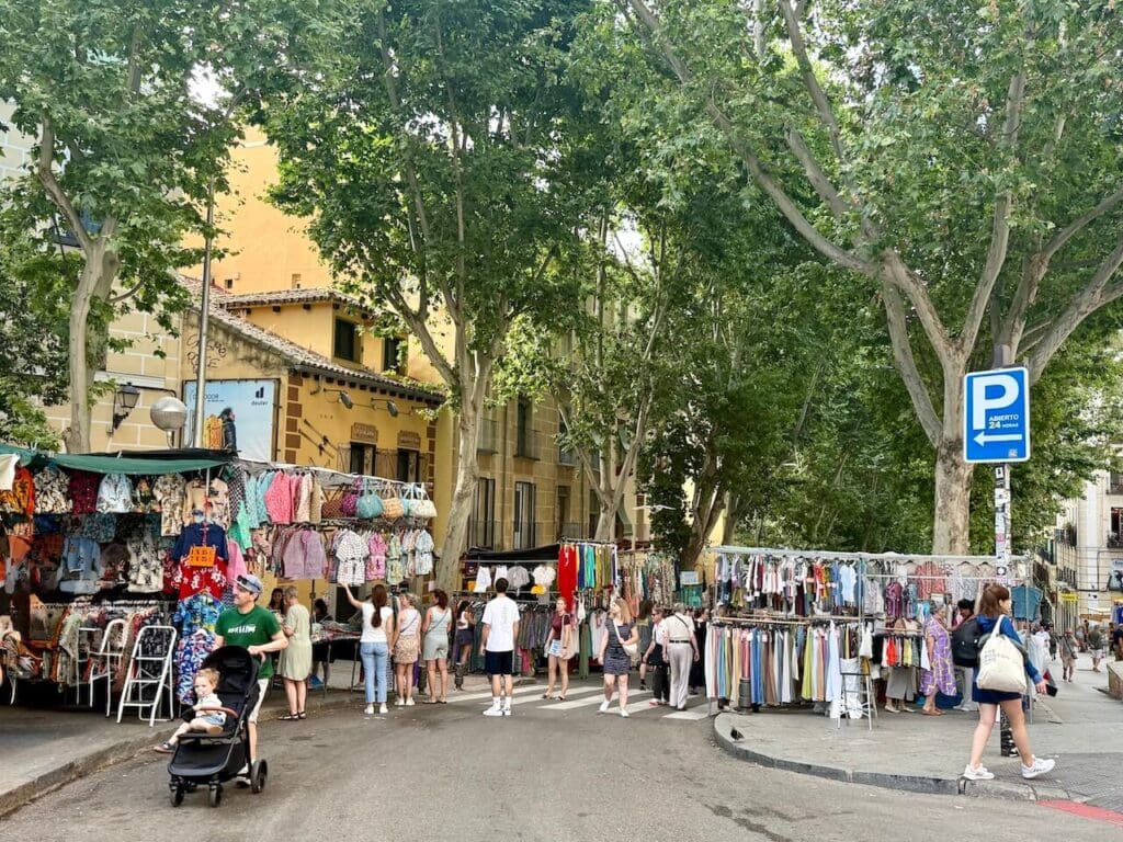 El Rasto Sunday flea market