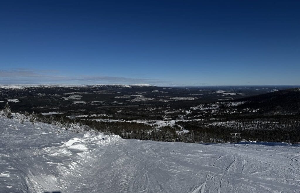 Looking down the mountain Stöten