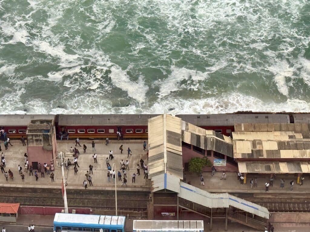Colombo railway line seen form Amari Colombo