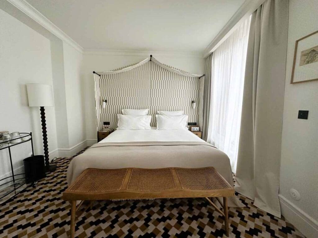 Hotel Noucha Junior Suite bedroom