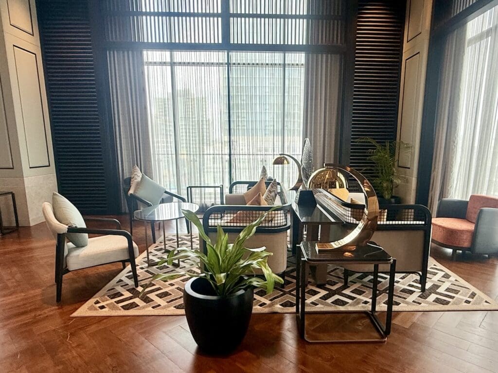 Mira Lounge Amari Colombo