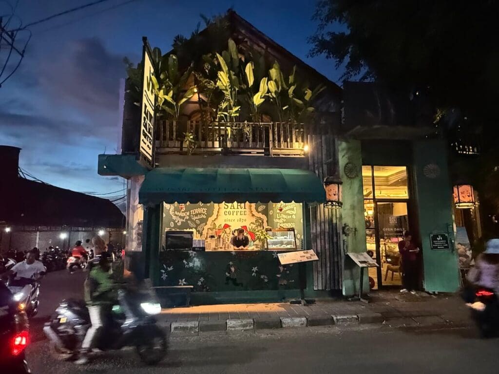 Streets of Canggu at night
