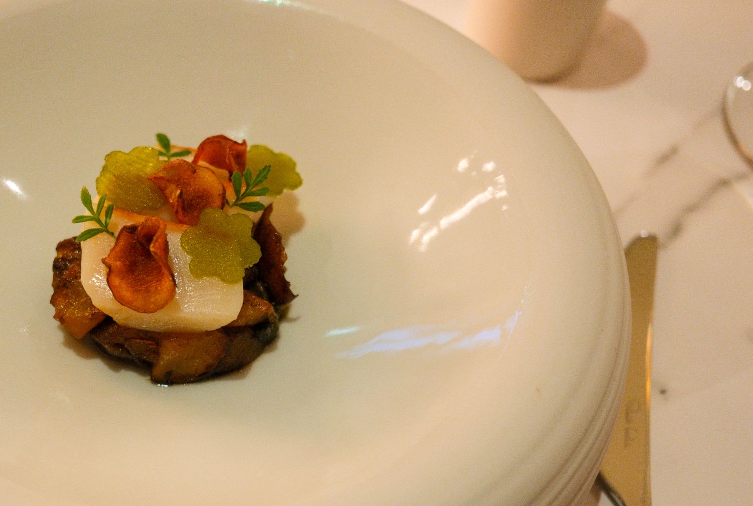 Starter of Scallop, Jerusalem artichoke, apple, marigold, roe sauce, The Avenue, Lainston House