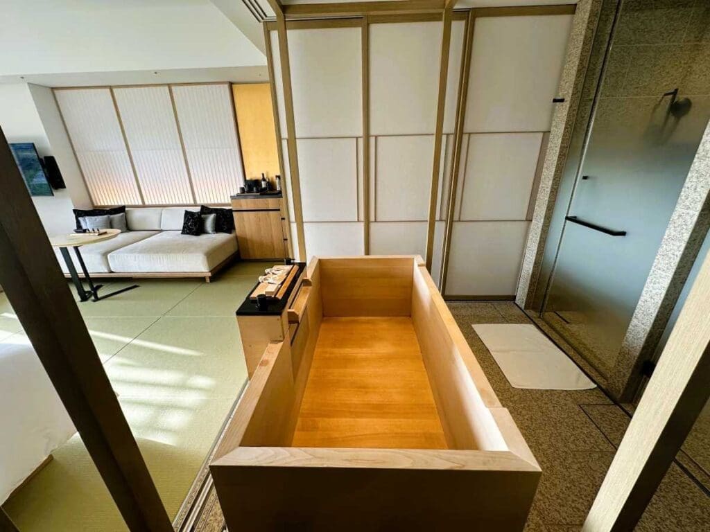 Banyan Tree Higashiyama Kyoto Onsen Retreat room bathroom
