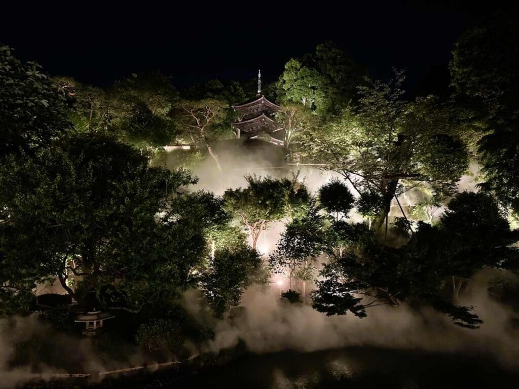 Hotel Chinzanso garden at night with Sea of Clouds