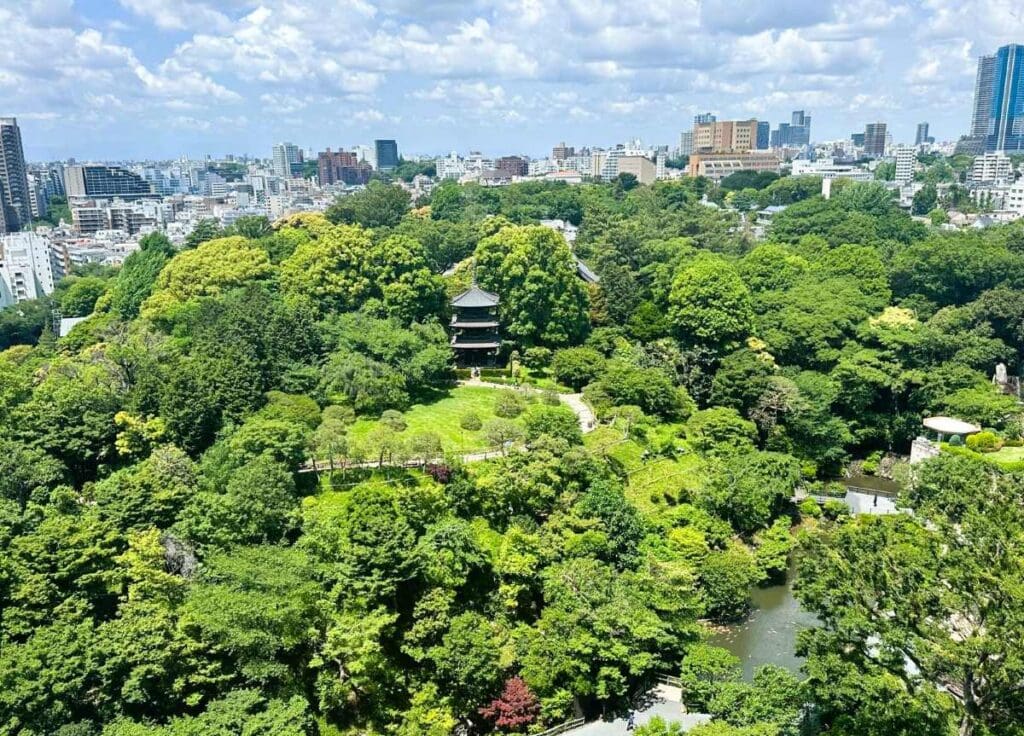 Hotel Chinzanso view of garden
