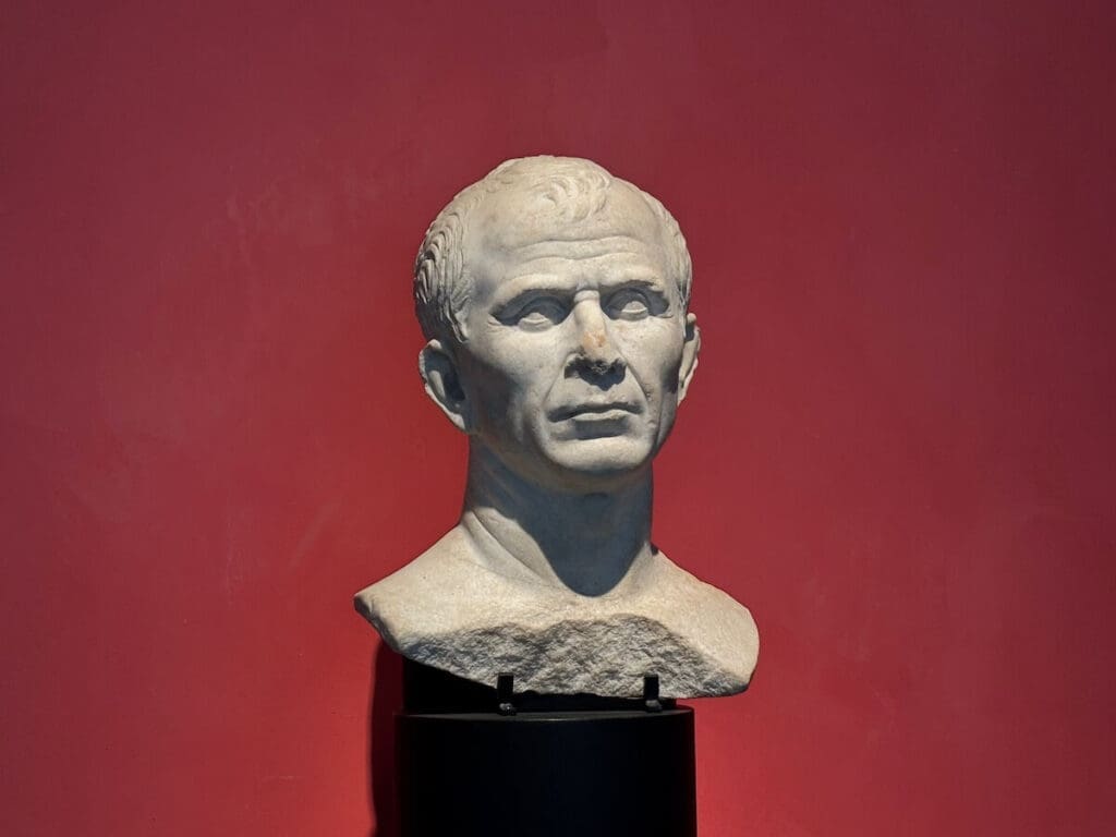 ARLES HEAD OF JULIUS CAESAR