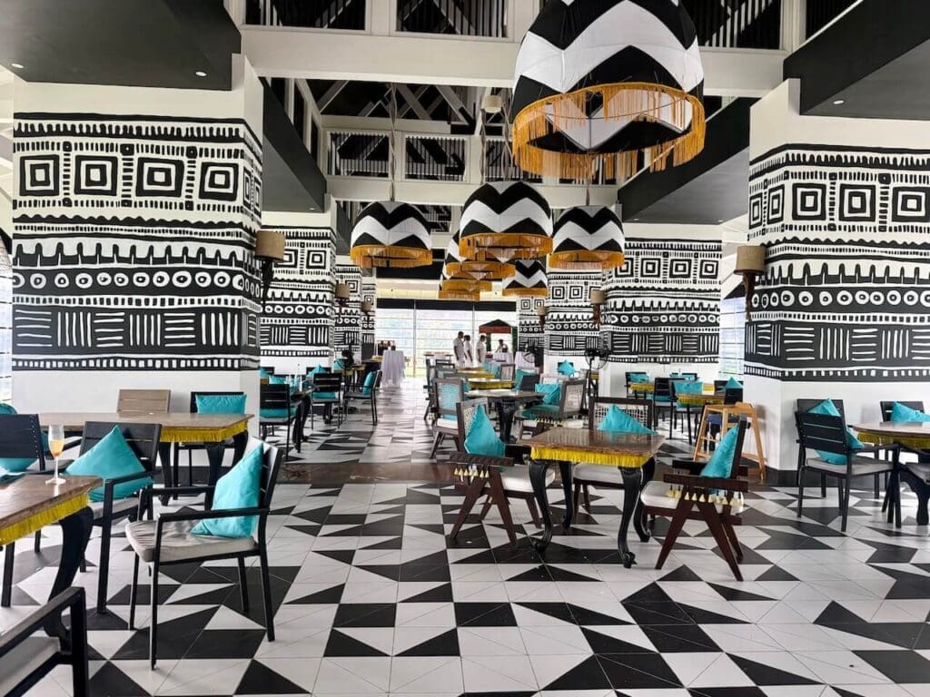 Dining at SAii Lagoon Crossroads Maldives
